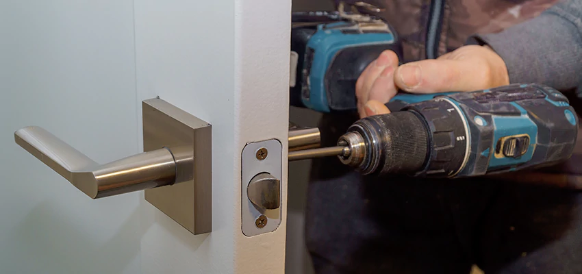 Broken Door Handle Lock Repair in Spring Hill, Florida